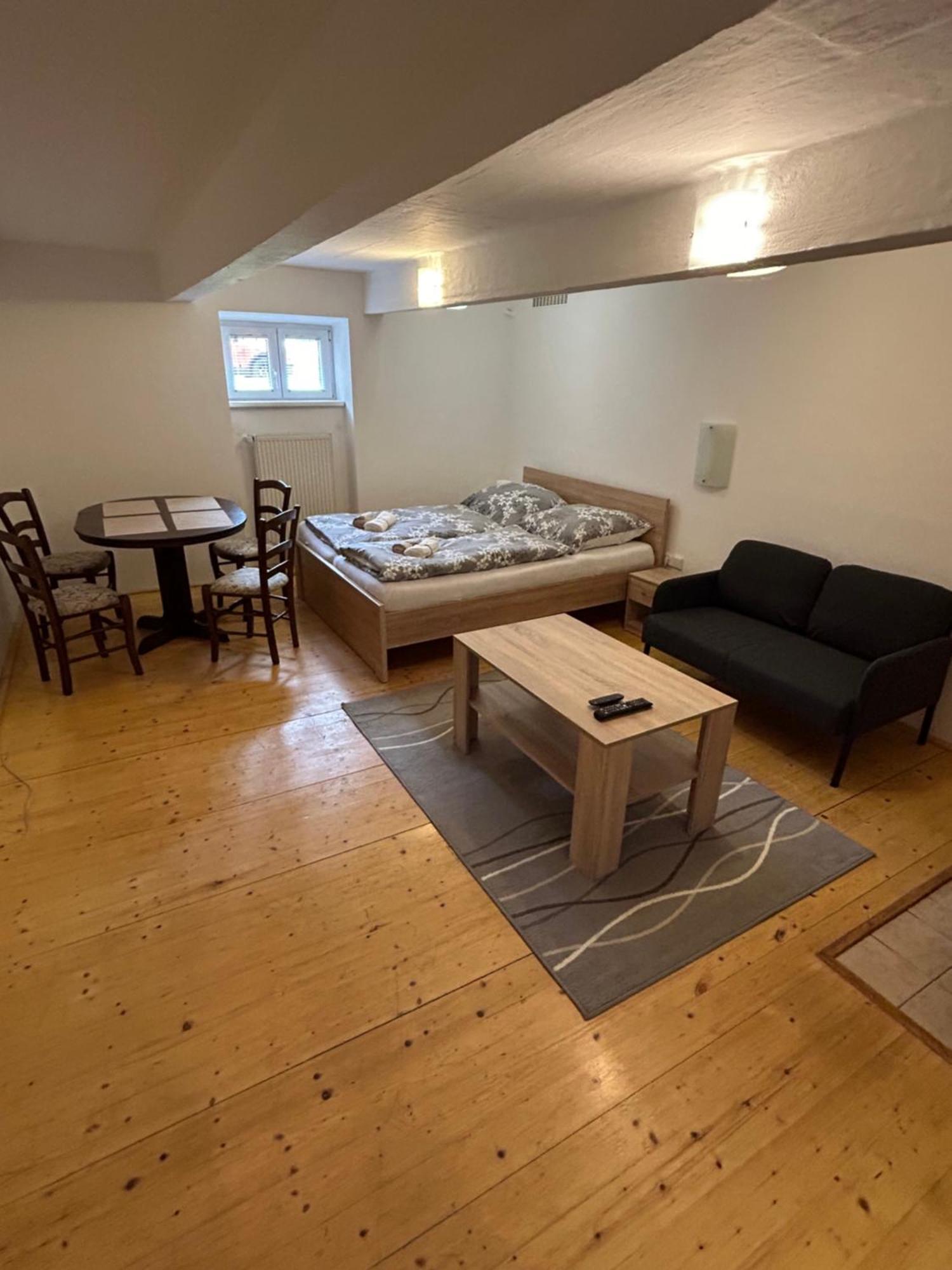 Apartmany U Kubiku Hradec Kralove Ruang foto