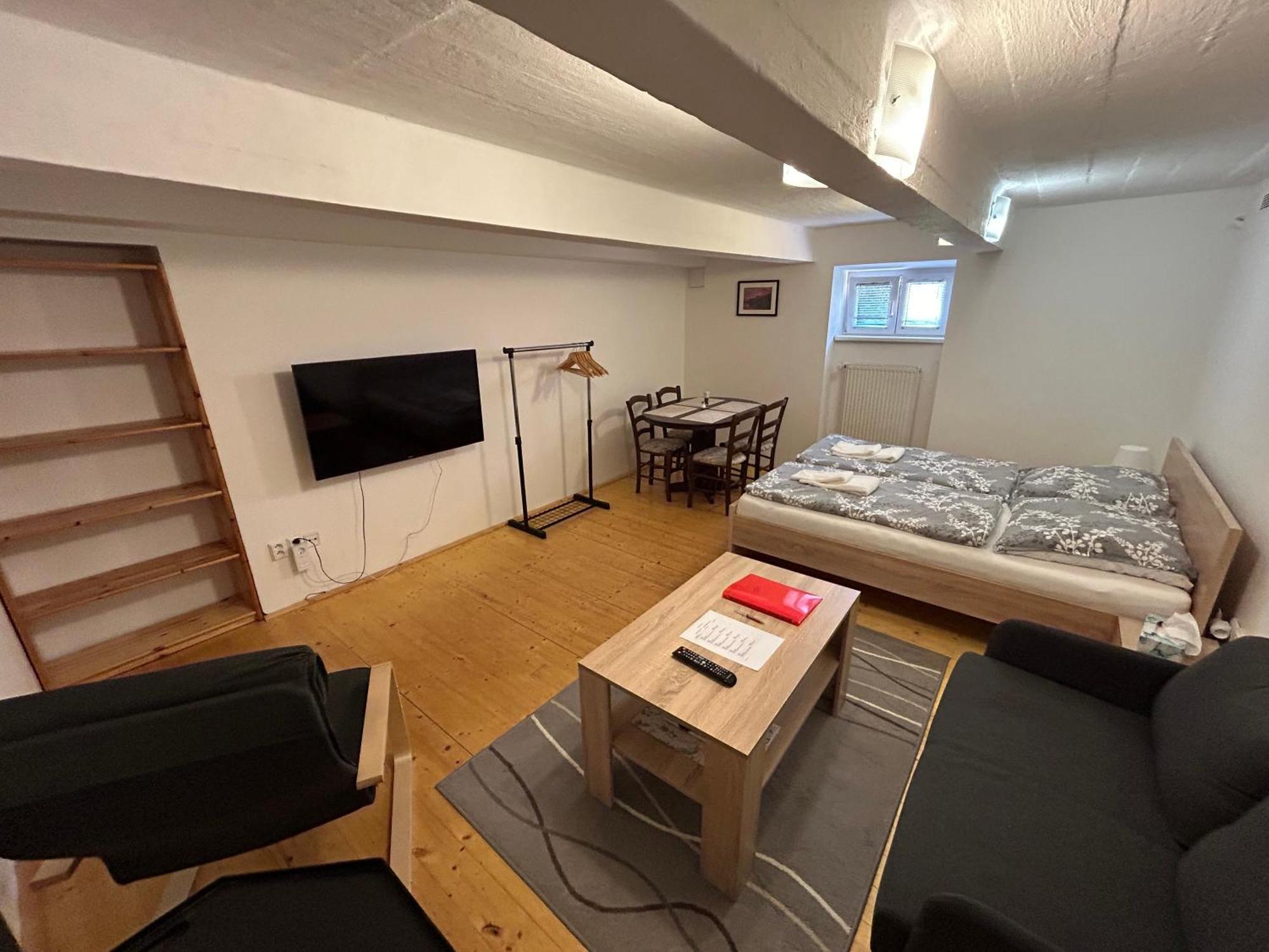 Apartmany U Kubiku Hradec Kralove Bagian luar foto