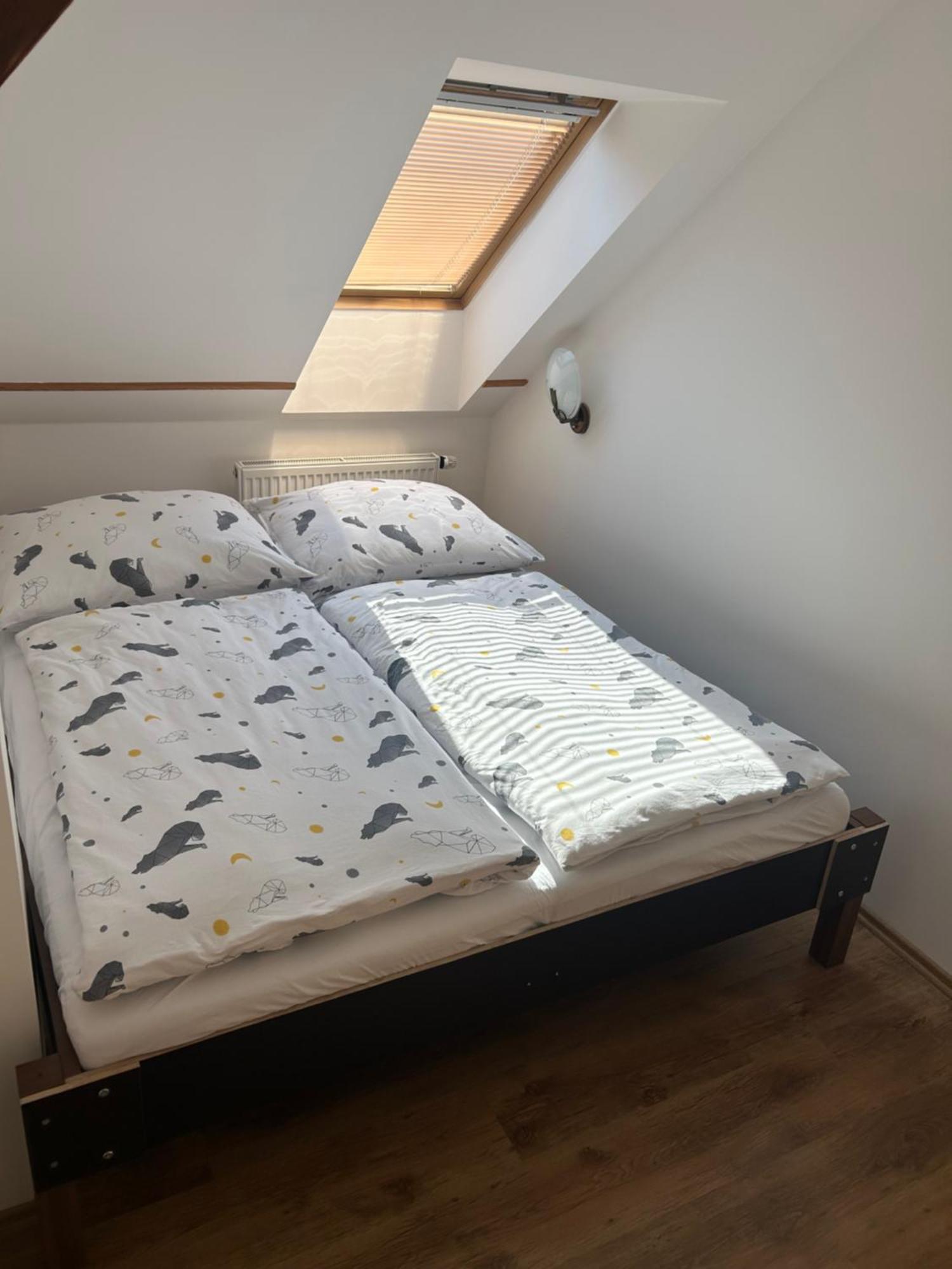 Apartmany U Kubiku Hradec Kralove Bagian luar foto